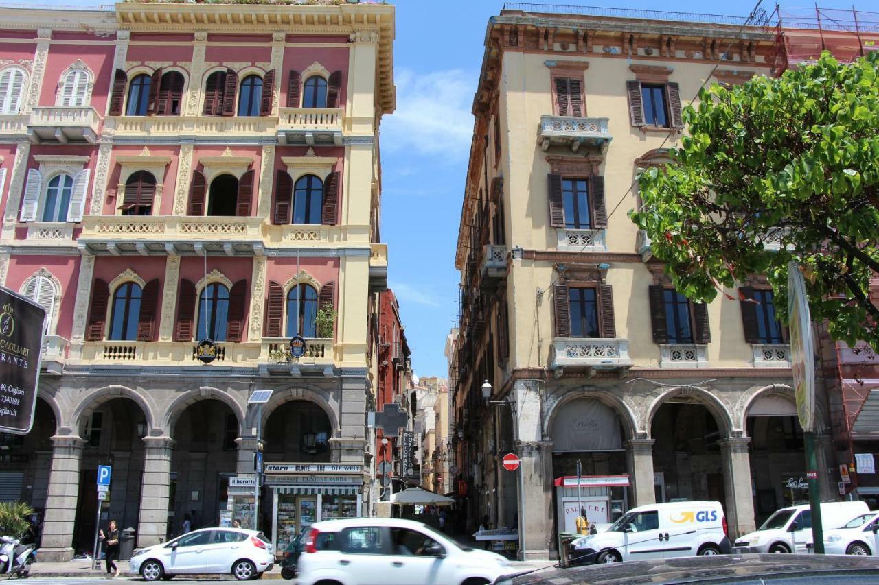 Appartamento Con Terrazza Panoramica In Marina. Cagliari Dış mekan fotoğraf